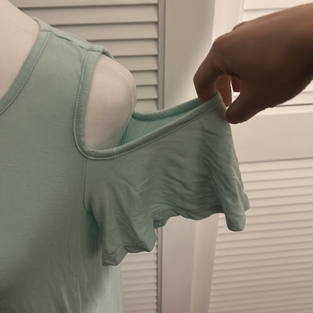 Cold shoulder top - Picture 3 of 5